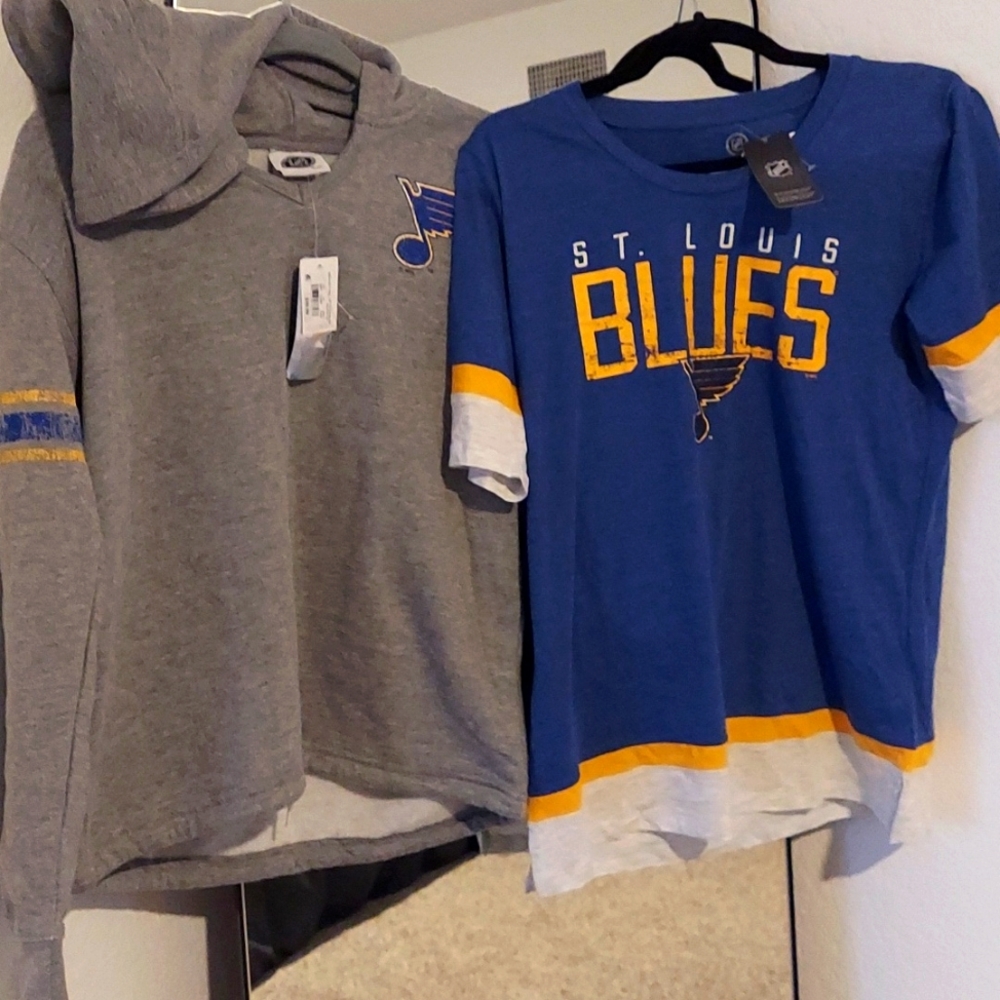 St. Louis Blues NHL Bundle – Sweatshirt & T-Shirt – NWT – Unisex S + Women’s M
